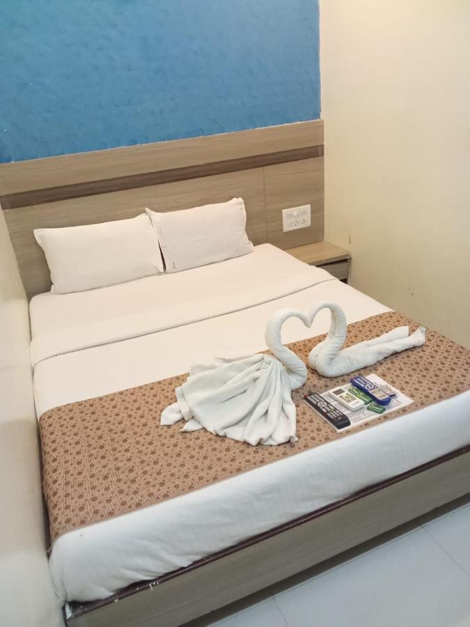 Hotel Time Gold Near Domestics Airport Mumbai Bagian luar foto