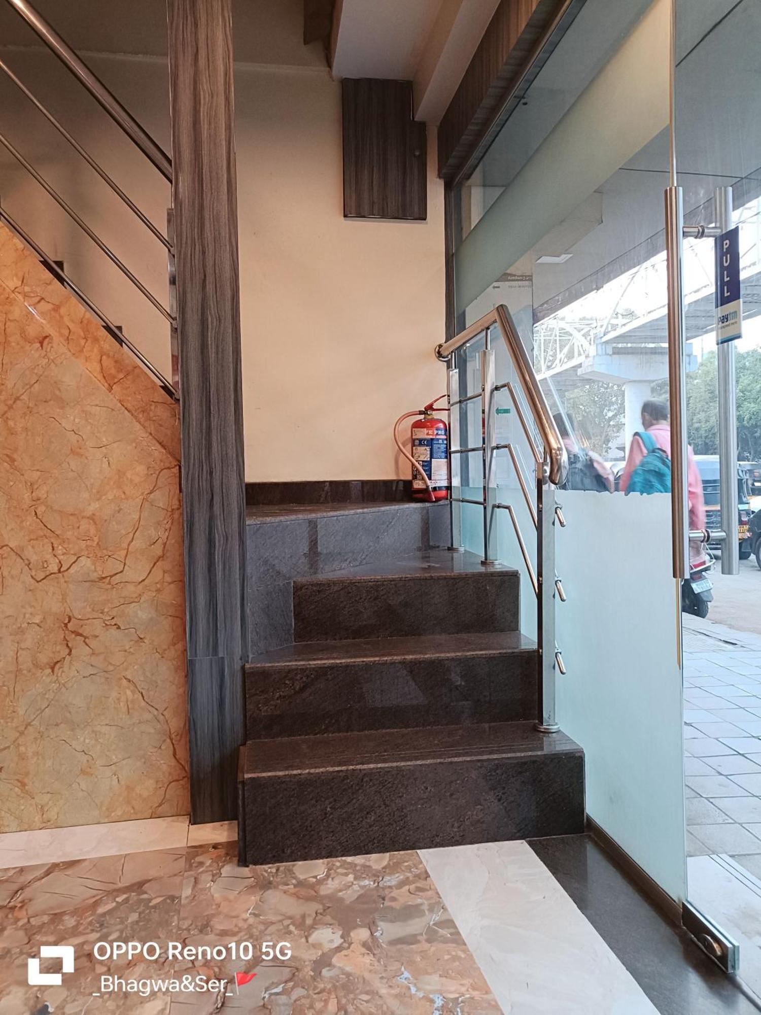 Hotel Time Gold Near Domestics Airport Mumbai Bagian luar foto